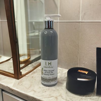 White Charcoal & Green Tea Balancing Cleanser